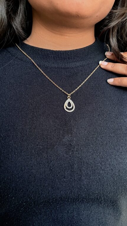 Sparkling Teardrop Pendant Necklace 💎✨